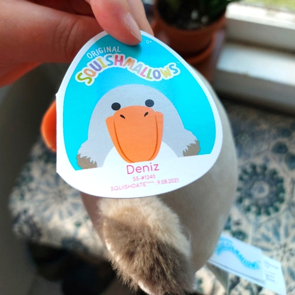 5" Deniz the Pelican Squishmallow - Picture 6 of 8